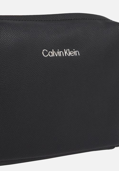Calvin Klein - CK Must Camera Bag S - Black Caviar