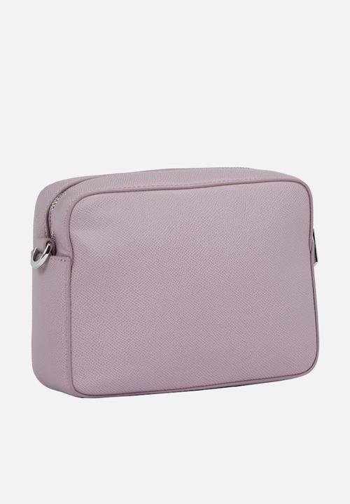 Calvin Klein - Ck must small camera bag caviar - sea fog