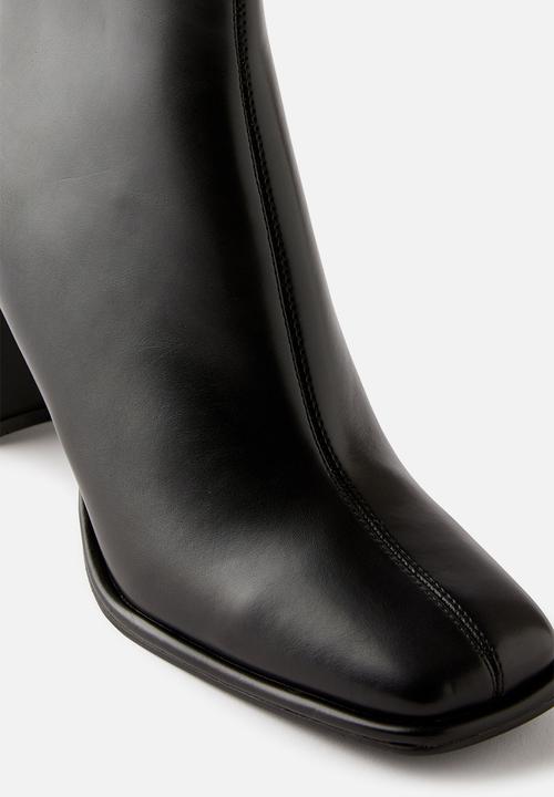 Cotton On - Jaquie block heel boot - black smooth
