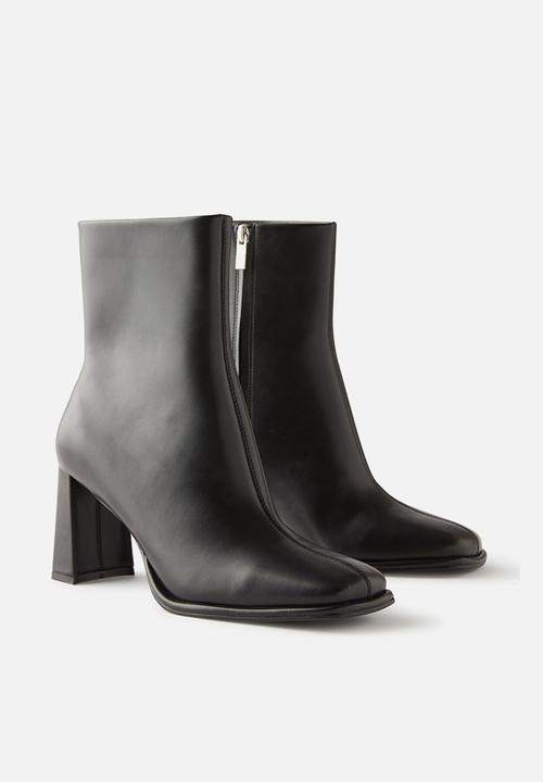 Cotton On - Jaquie block heel boot - black smooth