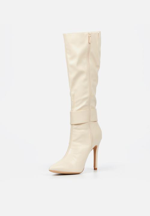 Miss Black - Boss 23 boot - bone