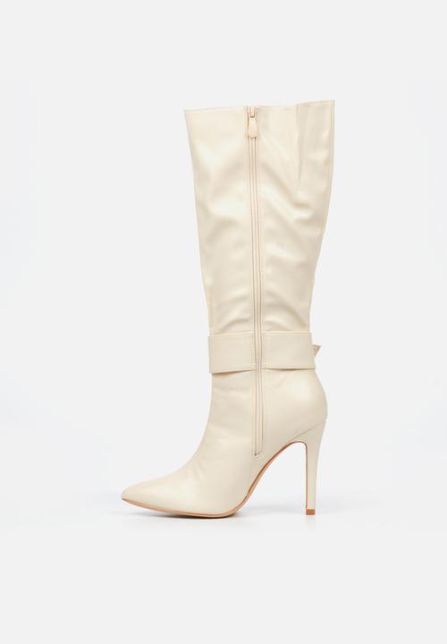 Miss Black - Boss 23 boot - bone