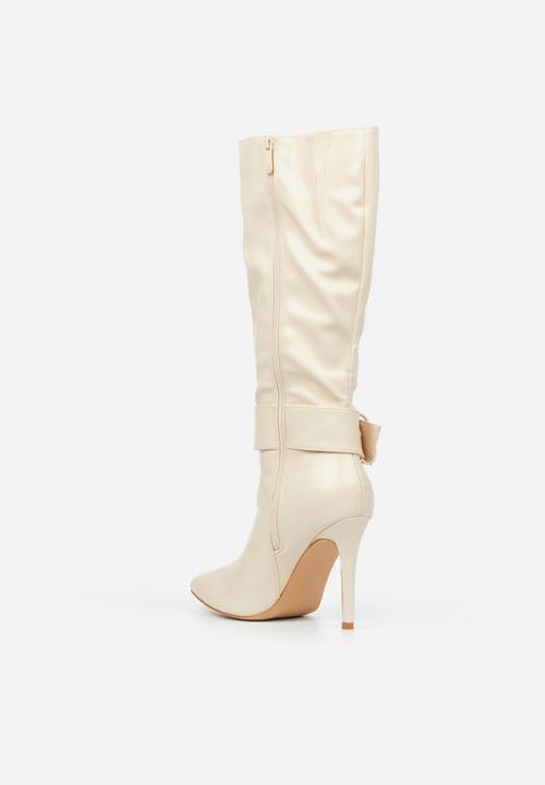 Miss Black - Boss 23 boot - bone