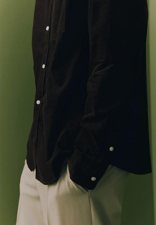 H&M - Regular fit corduroy shirt - dark brown 