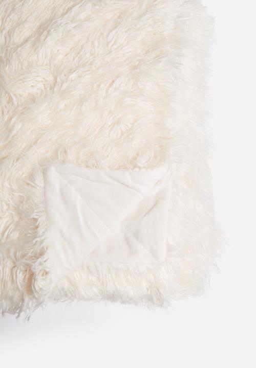 Sixth Floor - Quiney throw