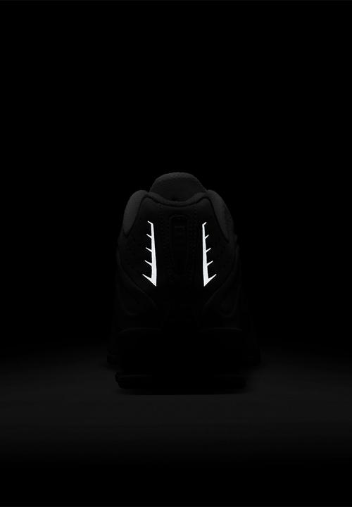 Nike - Nike Shox R4