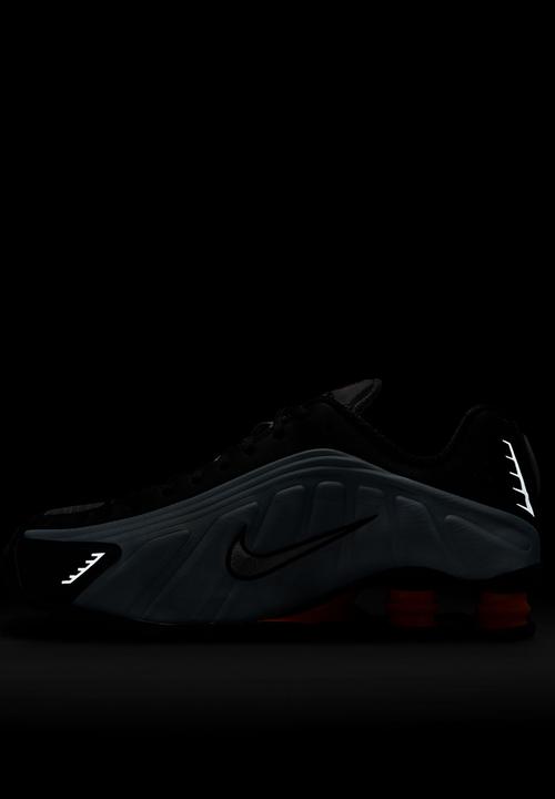 Nike - Nike Shox R4