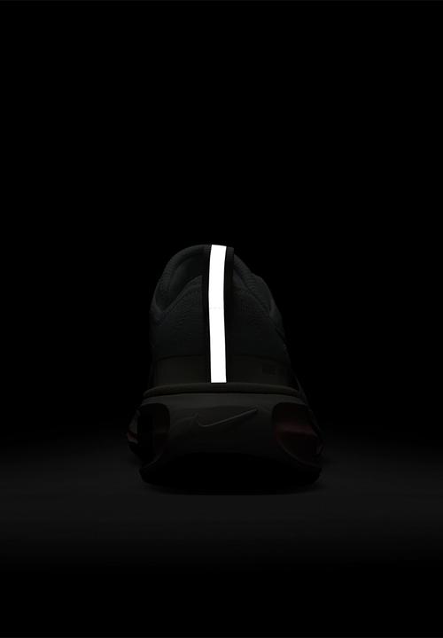 Nike - Nike Invincible 3