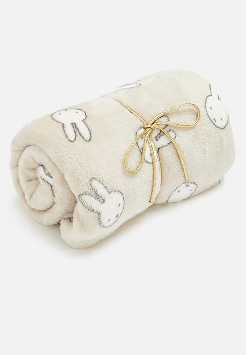 H&M - Patterned fleece blanket - light beige miffy