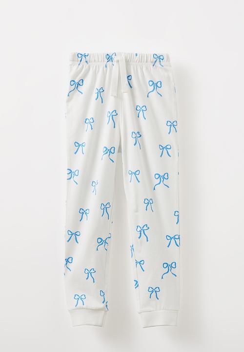 Cotton On - Ava long sleeve pyjama set - vanilla/deep sea blue bows