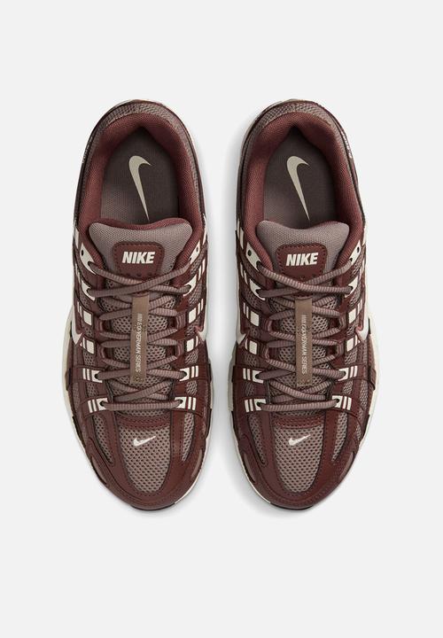 Nike - Nike P-6000