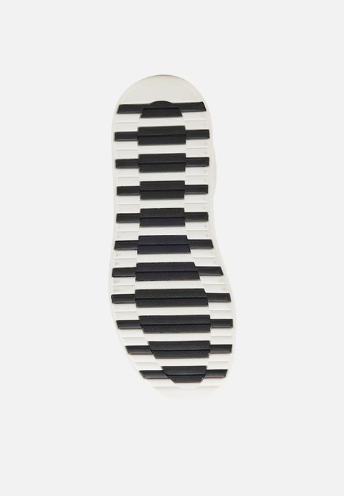 Steve Madden - Razoredge - White/Black