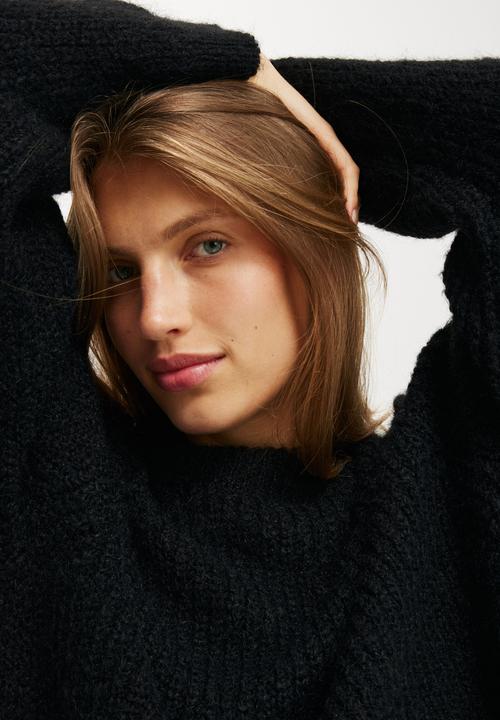 Cotton On - Luxe rib mock neck pullover - black