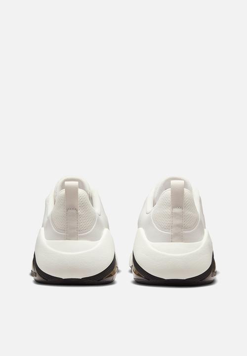 Nike - Nike Bella 7