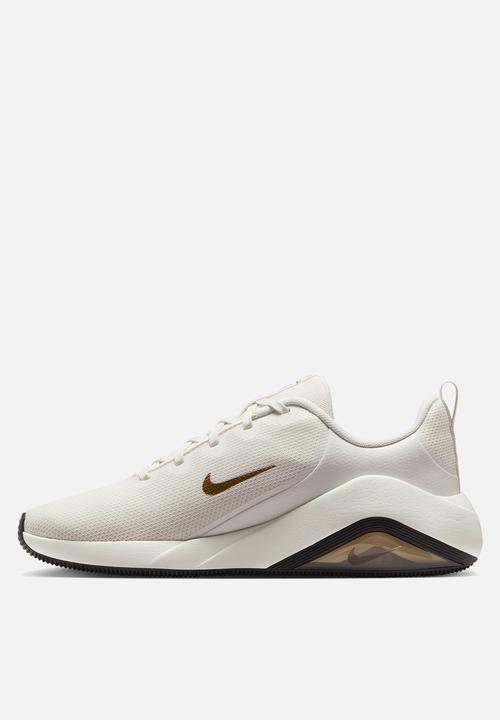 Nike - Nike Bella 7