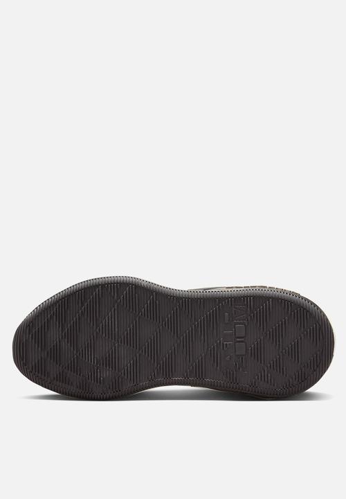Nike - Nike Bella 7