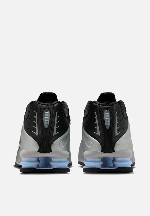Nike - Nike Shox R4