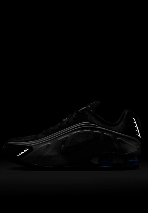 Nike - Nike Shox R4