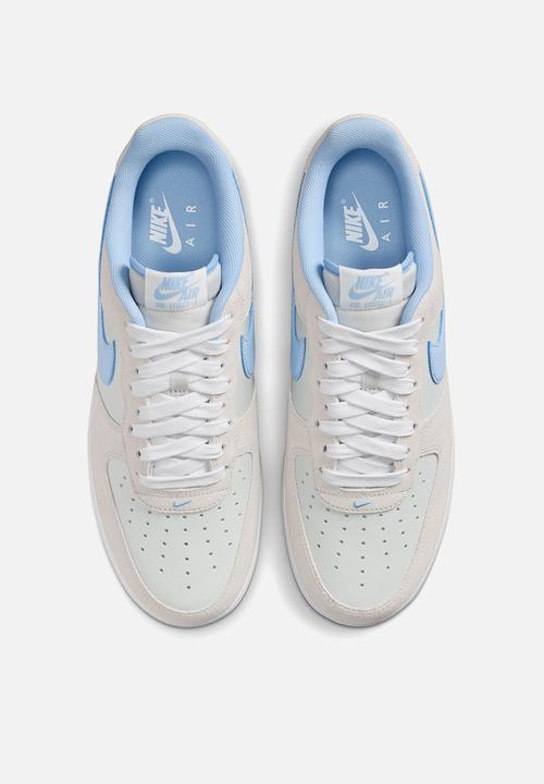Nike - AIir Force 1 '07 LV8