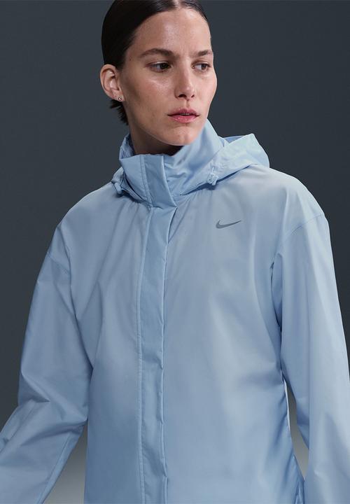 women's nike lightweight jacket