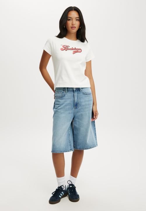 Cotton On - Baby graphic tee - backstage passes/ vintage white