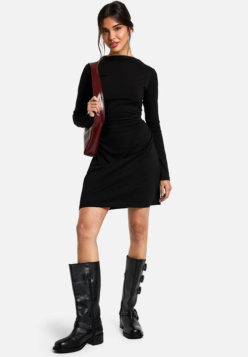 boohoo - Ruched Side T-shirt Mini Dress - black