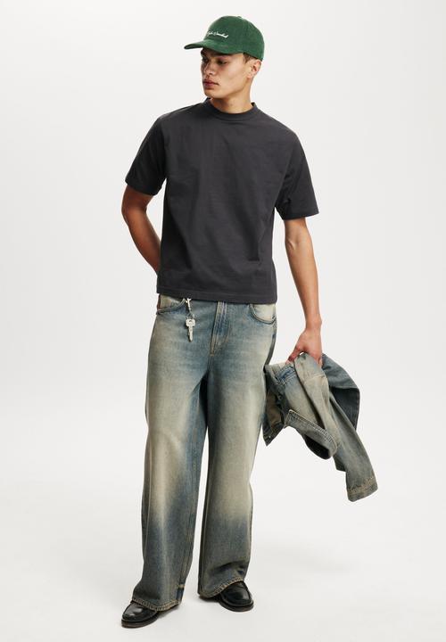 Cotton On - Cropped Fit T-Shirt - Washed Black