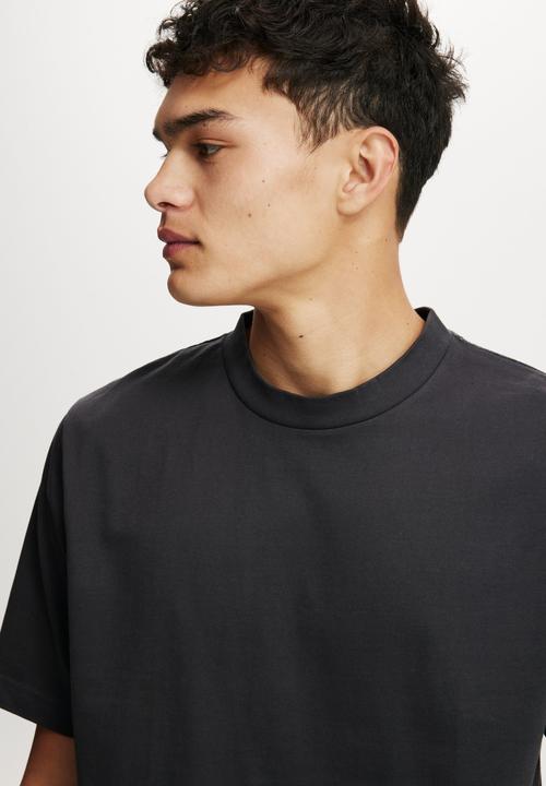 Cotton On - Cropped Fit T-Shirt - Washed Black