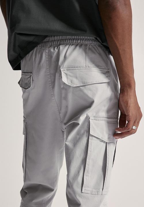 H&M - Slim fit cargo joggers - light grey