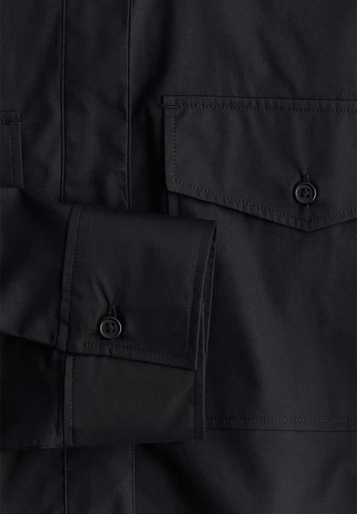 H&M - Cropped cargo shirt - black