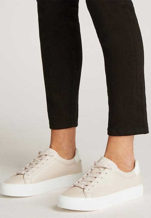Calvin Klein - Vulc Lace Up Texture Fox - Lth - Crystal Grey/Off White