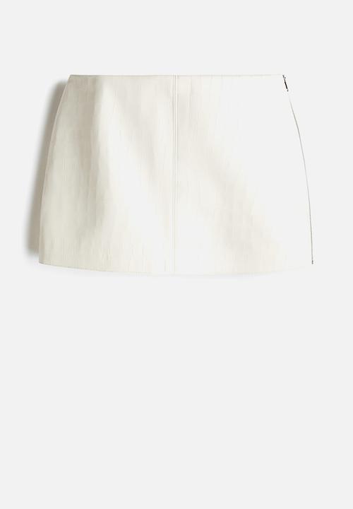 H&M - Crocodile-patterned mini skirt - cream