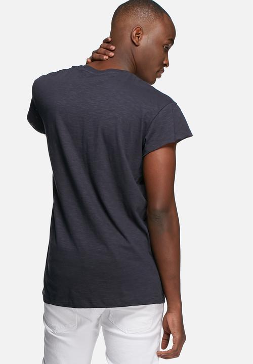 ADPT. - Hall tee