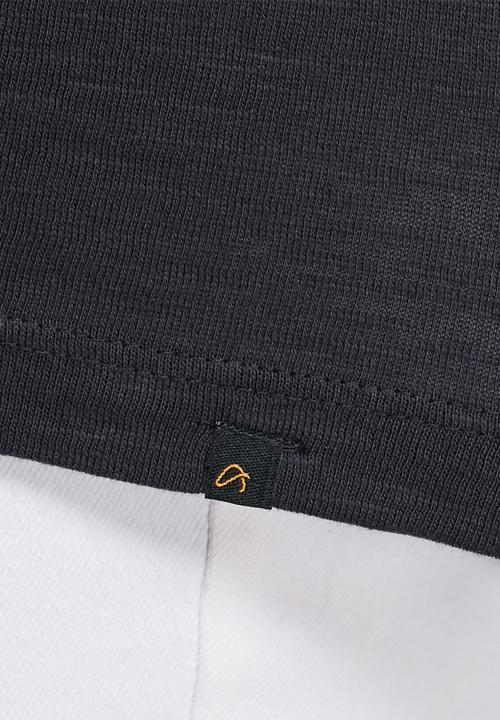 ADPT. - Hall tee