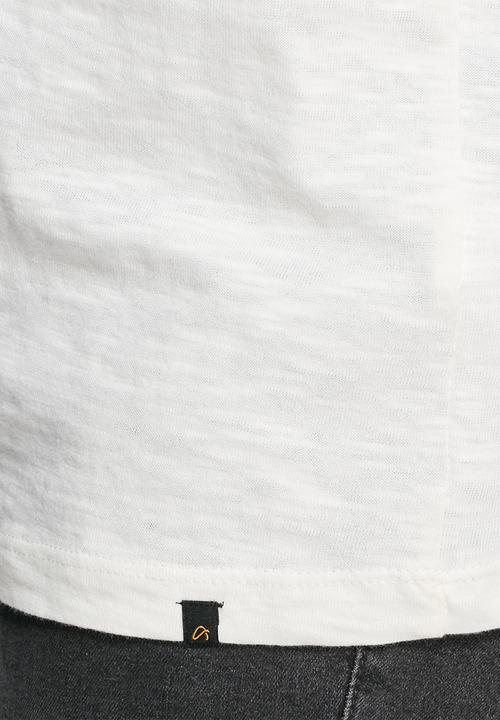 ADPT. - Hall tee