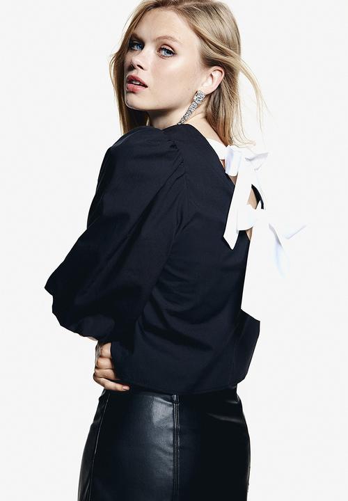 H&M - Lyocell-blend tie-detail blouse - black