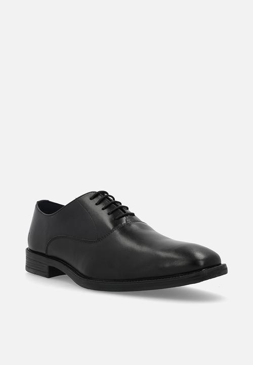 Hush Puppies - Willie - Black