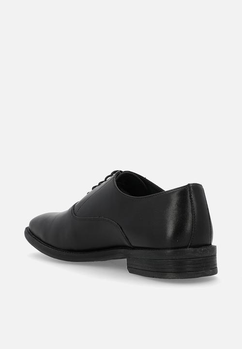 Hush Puppies - Willie - Black
