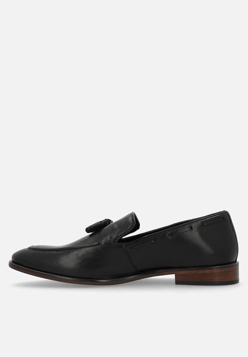 Hush Puppies - Idris - Black