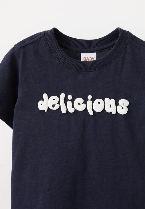 Cotton On - Jamie short sleeve graphic print tee - navy ink/delicious