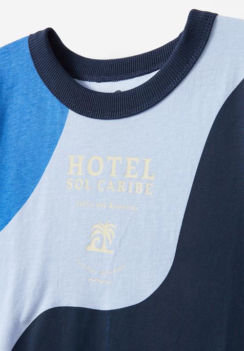 Cotton On - Jonny short sleeve graphic print tee - squid ink/dawnblue/harbour blue/hotel sol