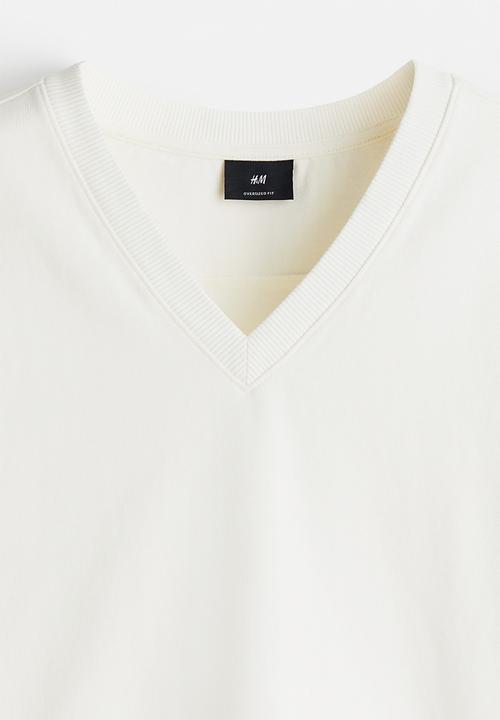 H&M - Oversized fit cropped v-neck t-shirt - white