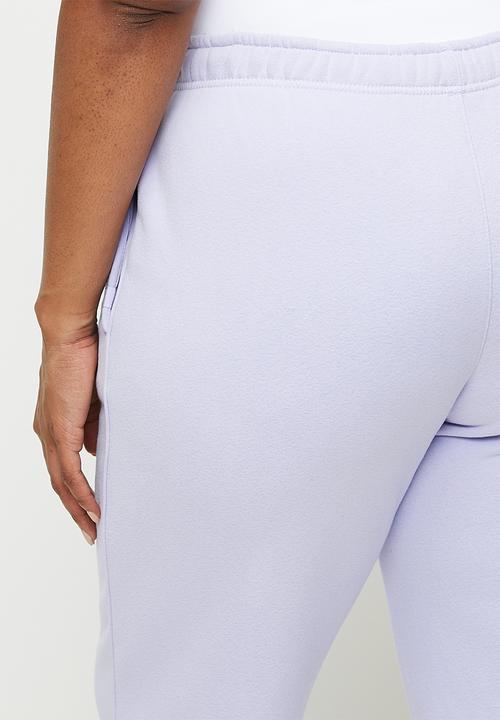 Cotton On - Plus Plush Essential Gym Sweatpant - Pastel Lilac/Outdoor Club