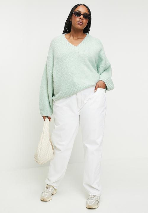 Cotton On - Plus luxe v-neck pullover - meadow mist