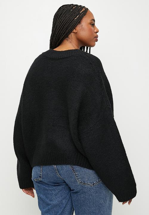 Cotton On - Plus  luxe v-neck pullover - black