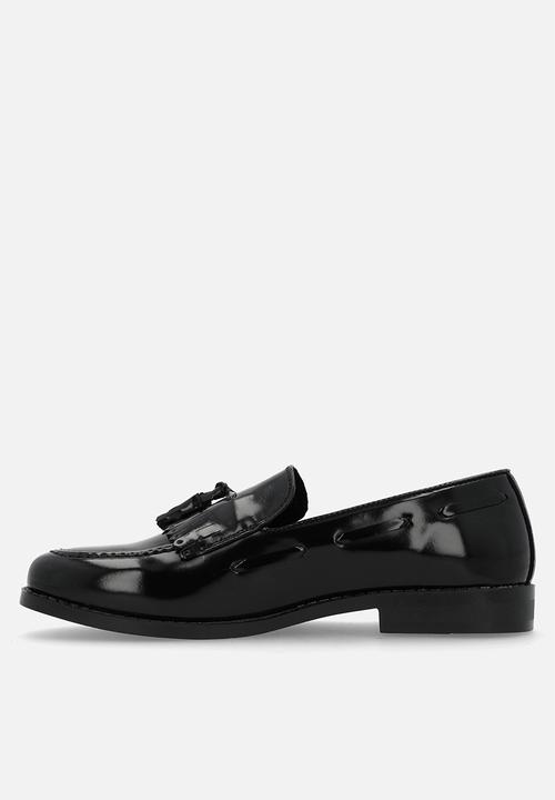 PC - Hi Shine Tassel with Fringe Slip on - Black