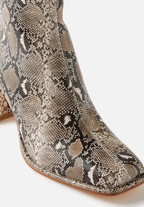 Cotton On - Jacquie block heel boot - reptile