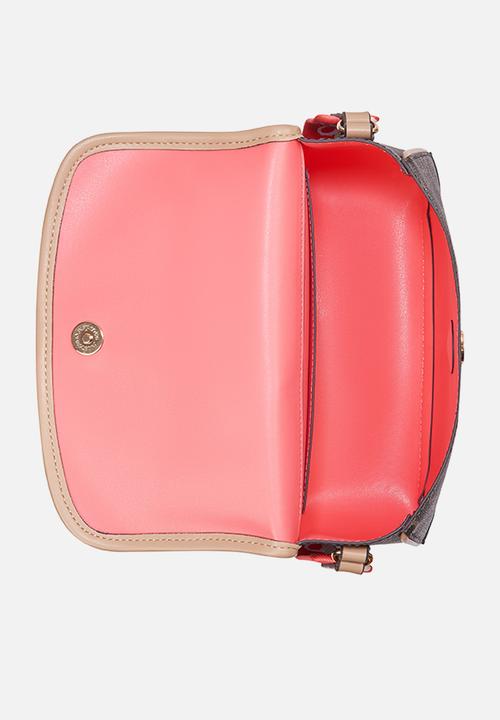 GUESS - Nichole flap crossbody - brown