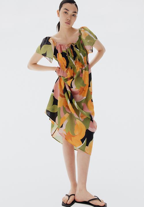 H&M - Butterfly-sleeved dress - green & patterned 
