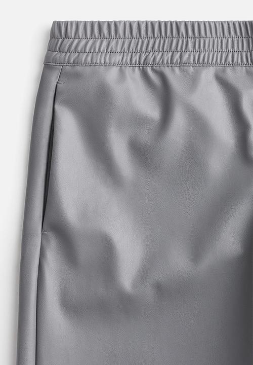 H&M - Wide coated joggers - grey